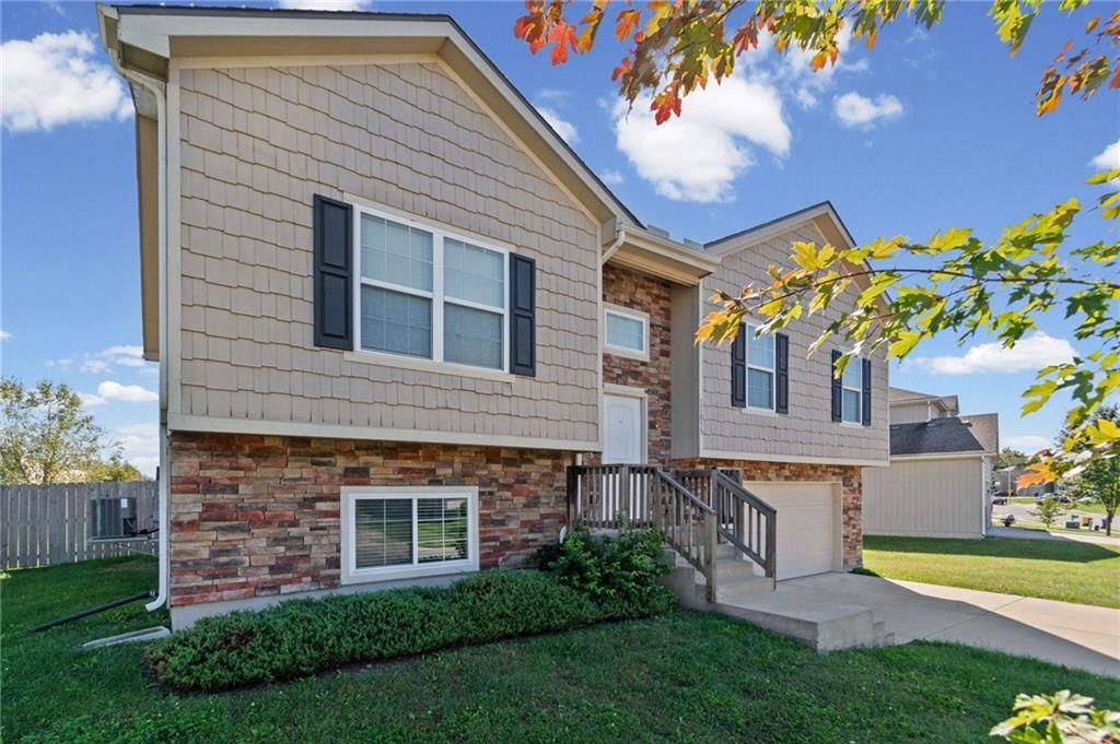 11035 N Jefferson Street, Kansas City, MO: listing photo 2