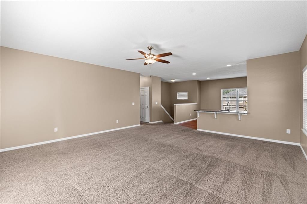 Photo 6 of 32 - 11035 N Jefferson Street, Kansas City, MO 64155