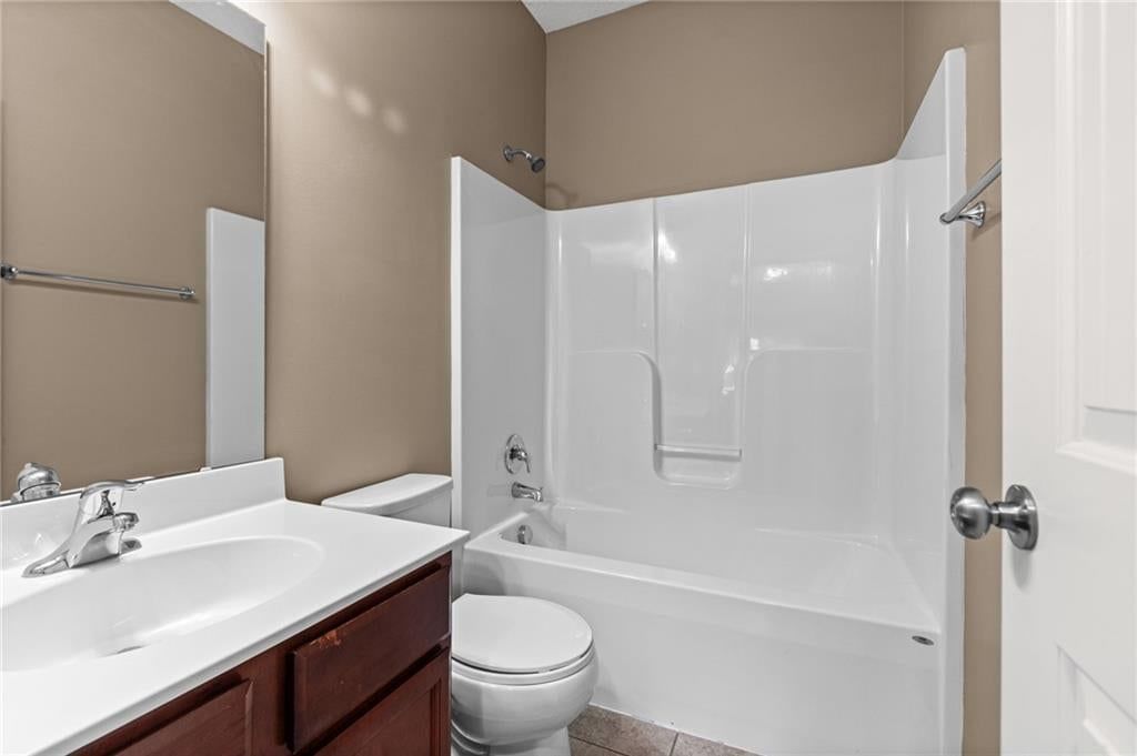 Photo 19 of 32 - 11035 N Jefferson Street, Kansas City, MO 64155