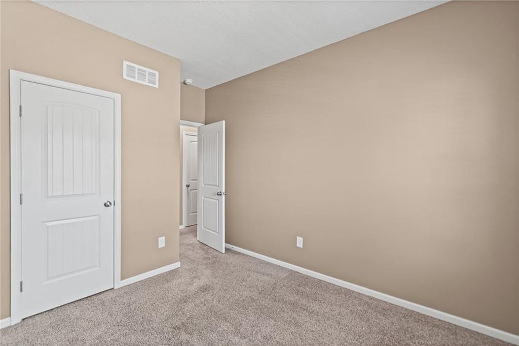 Photo 21 of 32 - 11035 N Jefferson Street, Kansas City, MO 64155