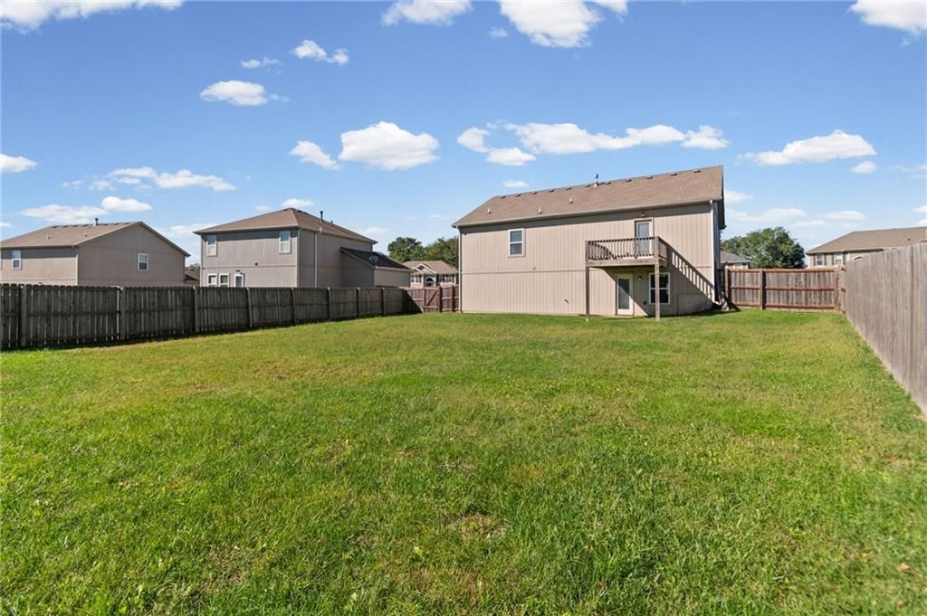 Photo 28 of 32 - 11035 N Jefferson Street, Kansas City, MO 64155