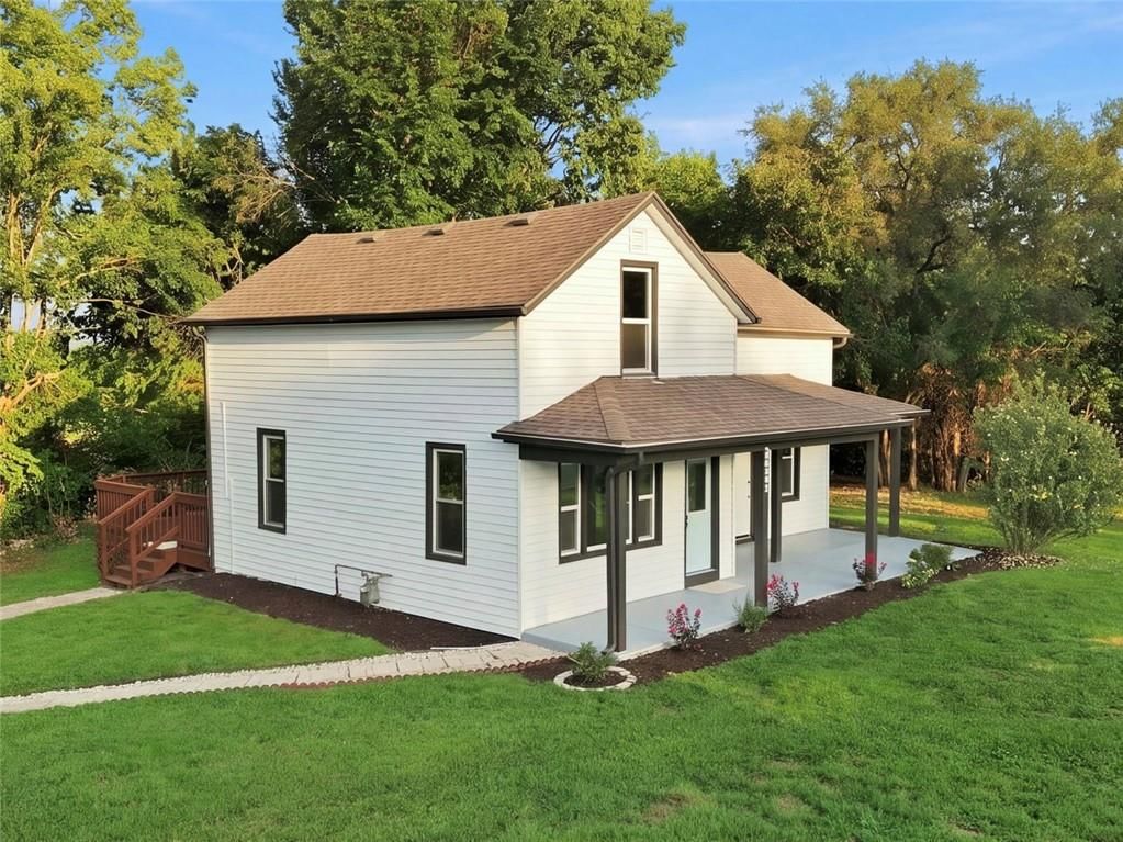 2421 N 72ND Street, Kansas City, KS: listing photo 2