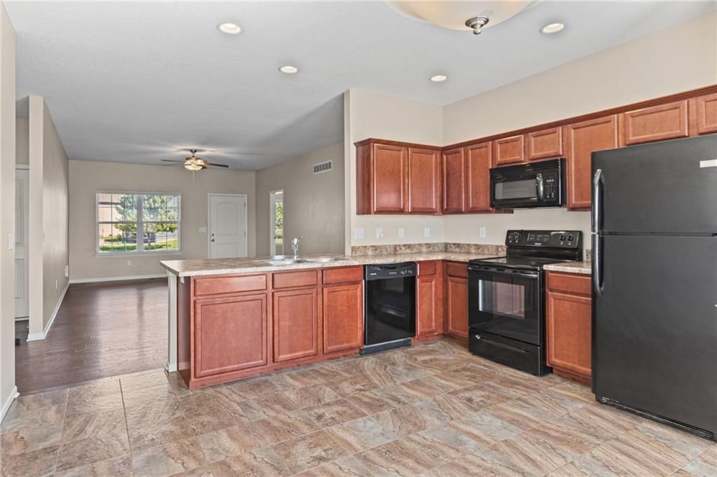 Photo 8 of 39 - 26169 W 141st Terrace, Olathe, KS 66061