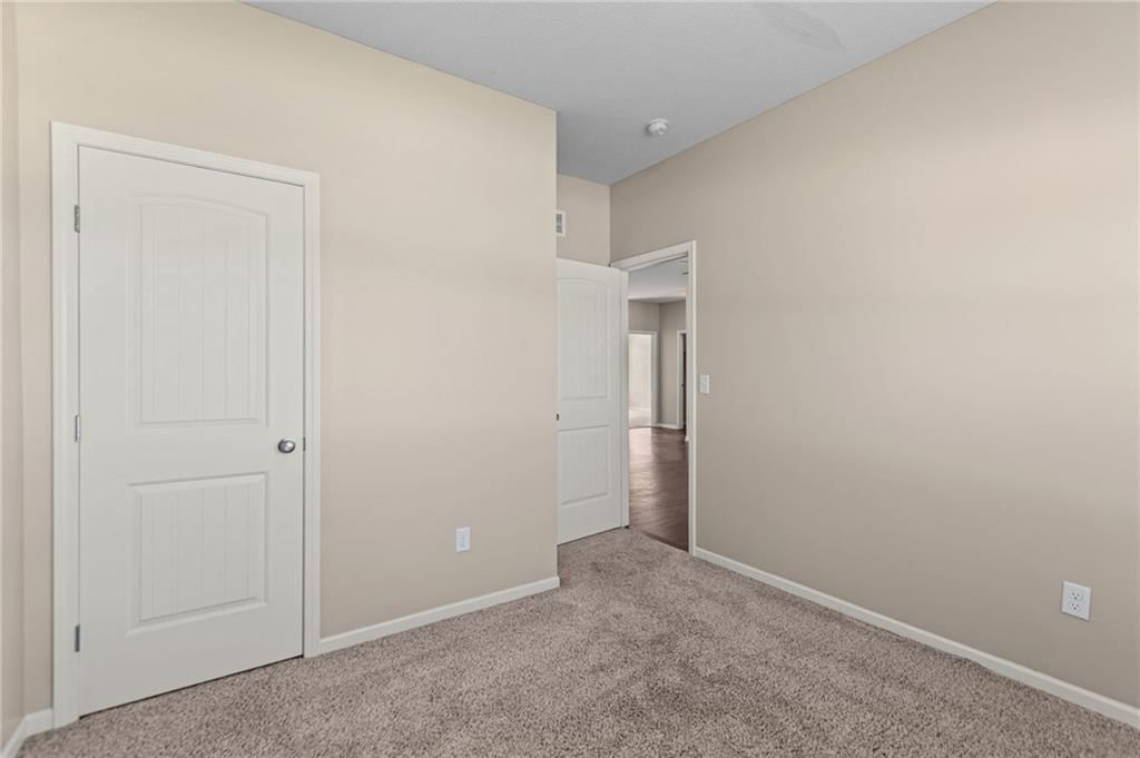 Carpet at 26169 W 141st Terrace, Olathe, KS 66061