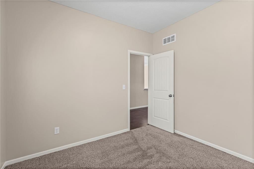 Photo 13 of 39 - 26169 W 141st Terrace, Olathe, KS 66061
