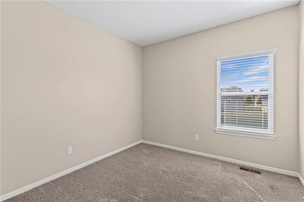 Photo 15 of 39 - 26169 W 141st Terrace, Olathe, KS 66061