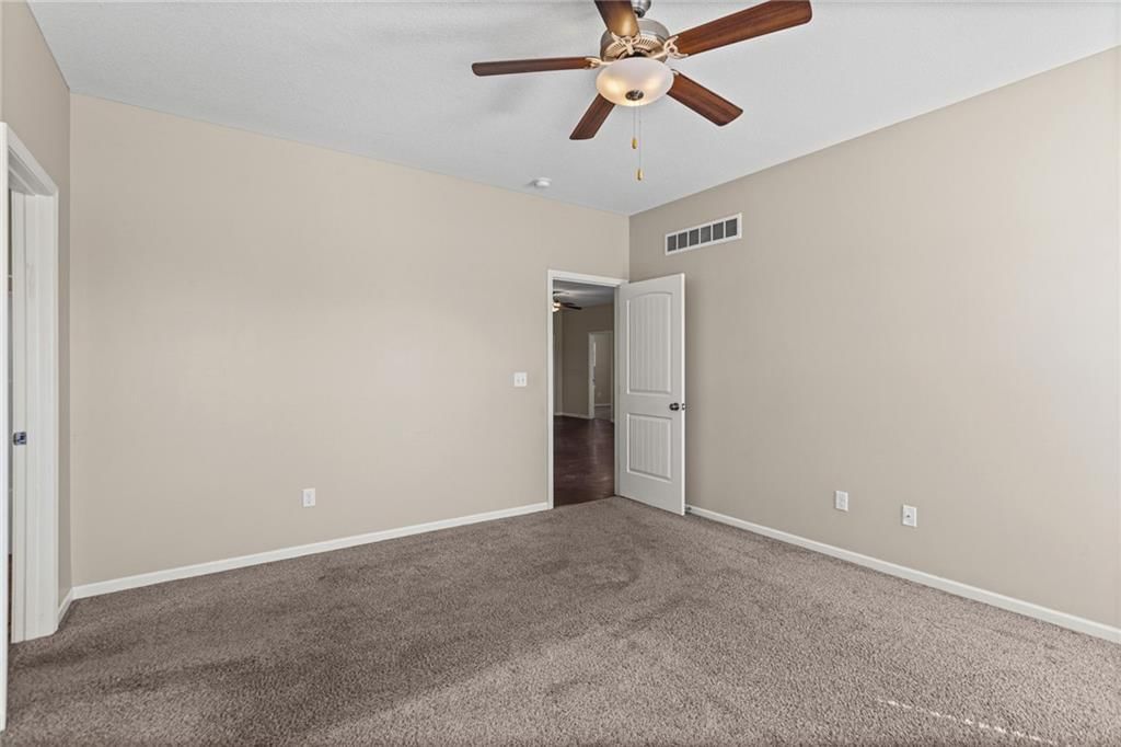 Photo 18 of 39 - 26169 W 141st Terrace, Olathe, KS 66061
