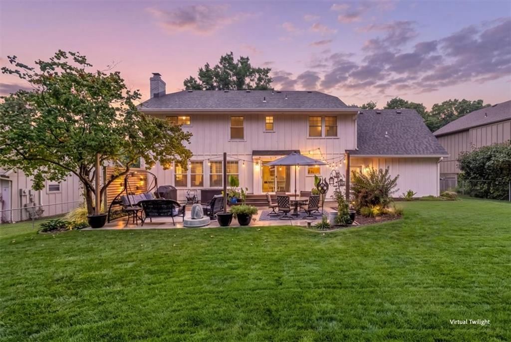 Photo 35 of 45 - 10417 OAKMONT Street, Overland Park, KS 66215