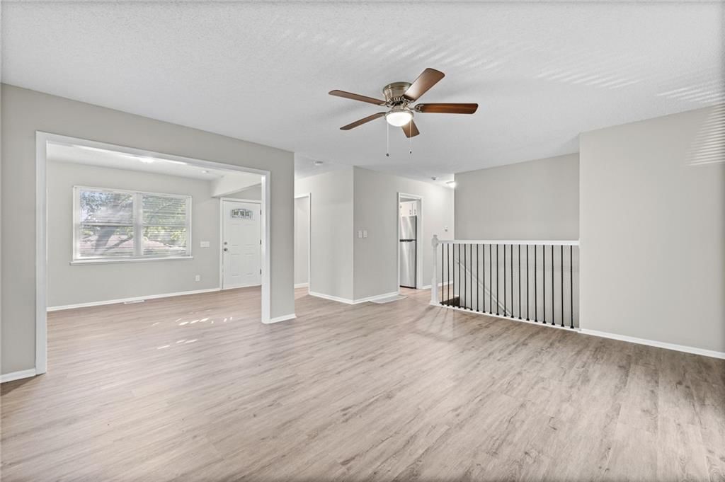 Photo 7 of 33 - 2200 Aqueduct Place, Independence, MO 64057