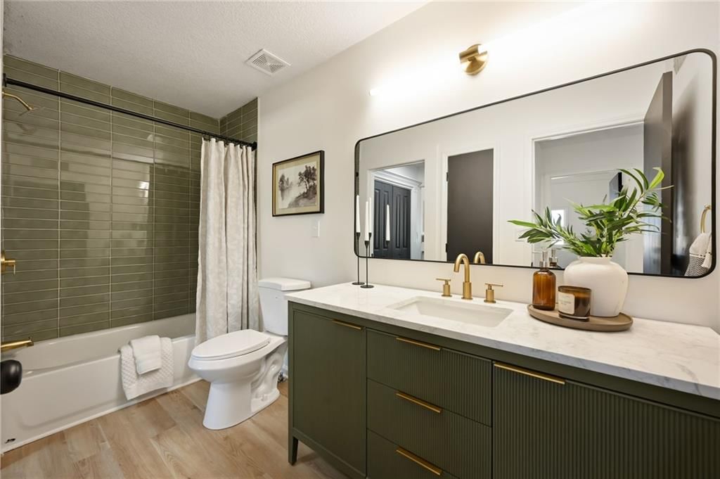Photo 10 of 20 - 6603 Earnshaw Street, Shawnee, KS 66216