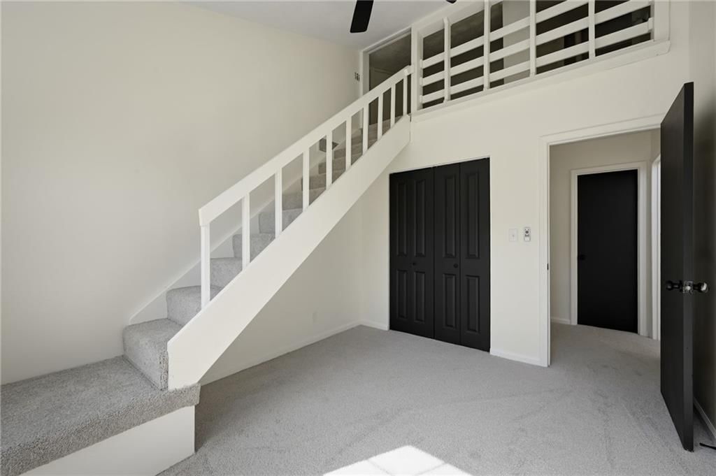 Photo 14 of 20 - 6603 Earnshaw Street, Shawnee, KS 66216