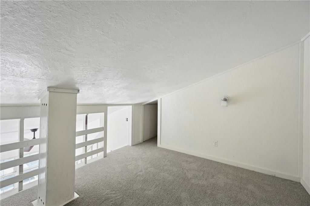 Photo 15 of 20 - 6603 Earnshaw Street, Shawnee, KS 66216
