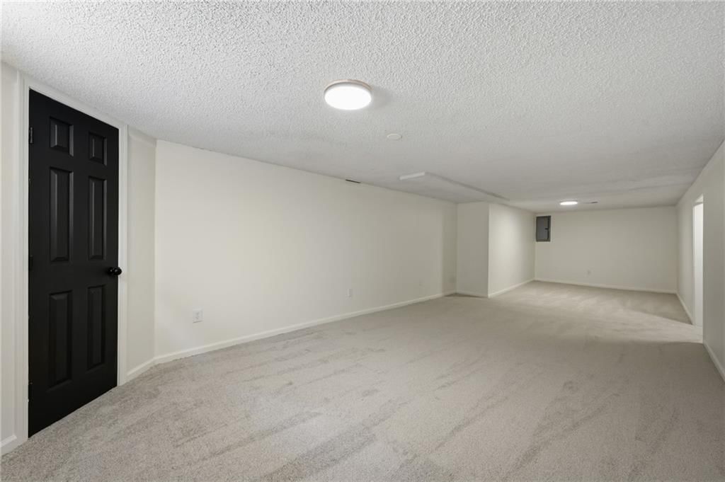Photo 16 of 20 - 6603 Earnshaw Street, Shawnee, KS 66216