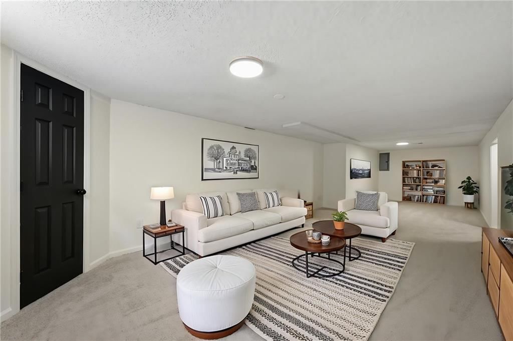 Photo 18 of 20 - 6603 Earnshaw Street, Shawnee, KS 66216