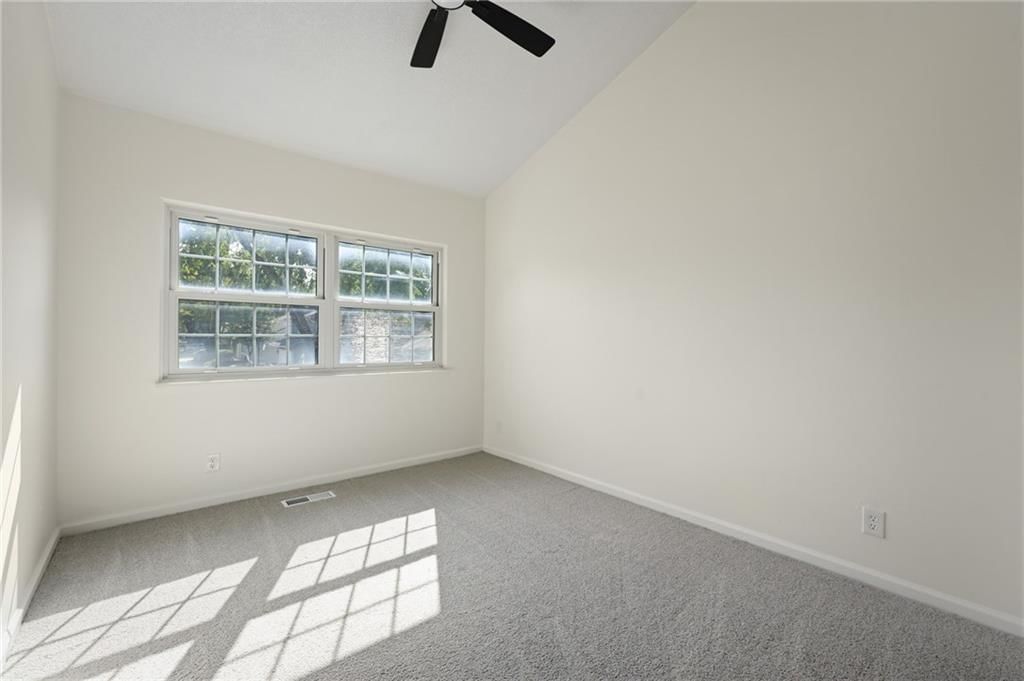 Photo 19 of 20 - 6603 Earnshaw Street, Shawnee, KS 66216