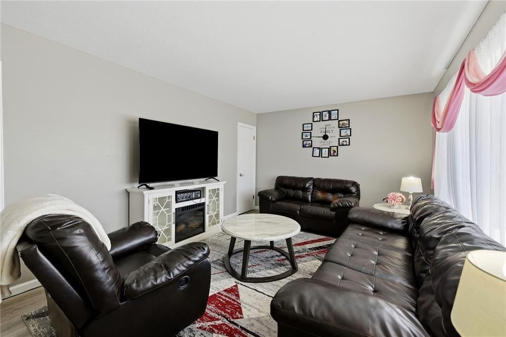 8646 SPLITLOG Avenue, Kansas City, KS: listing photo 3