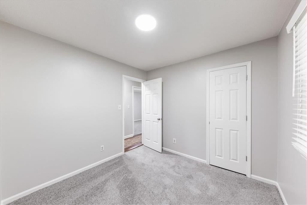 Photo 9 of 17 - 6739 NW Hilldale Drive, Kansas City, MO 64151