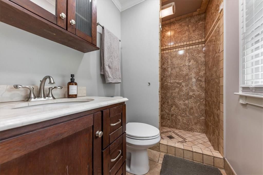 Photo 13 of 17 - 6739 NW Hilldale Drive, Kansas City, MO 64151