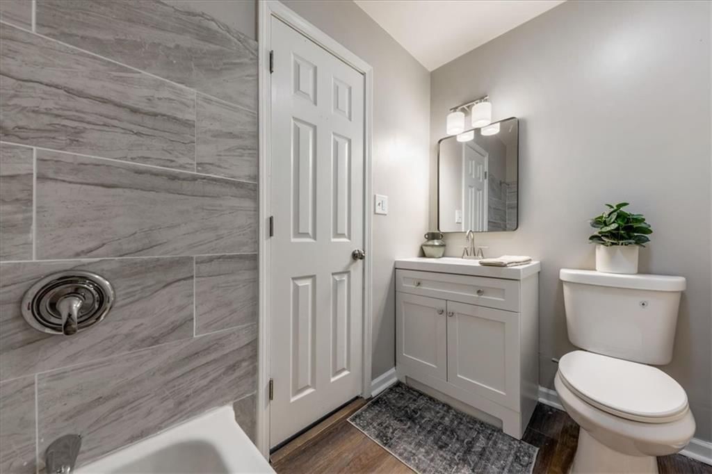 Photo 15 of 17 - 6739 NW Hilldale Drive, Kansas City, MO 64151