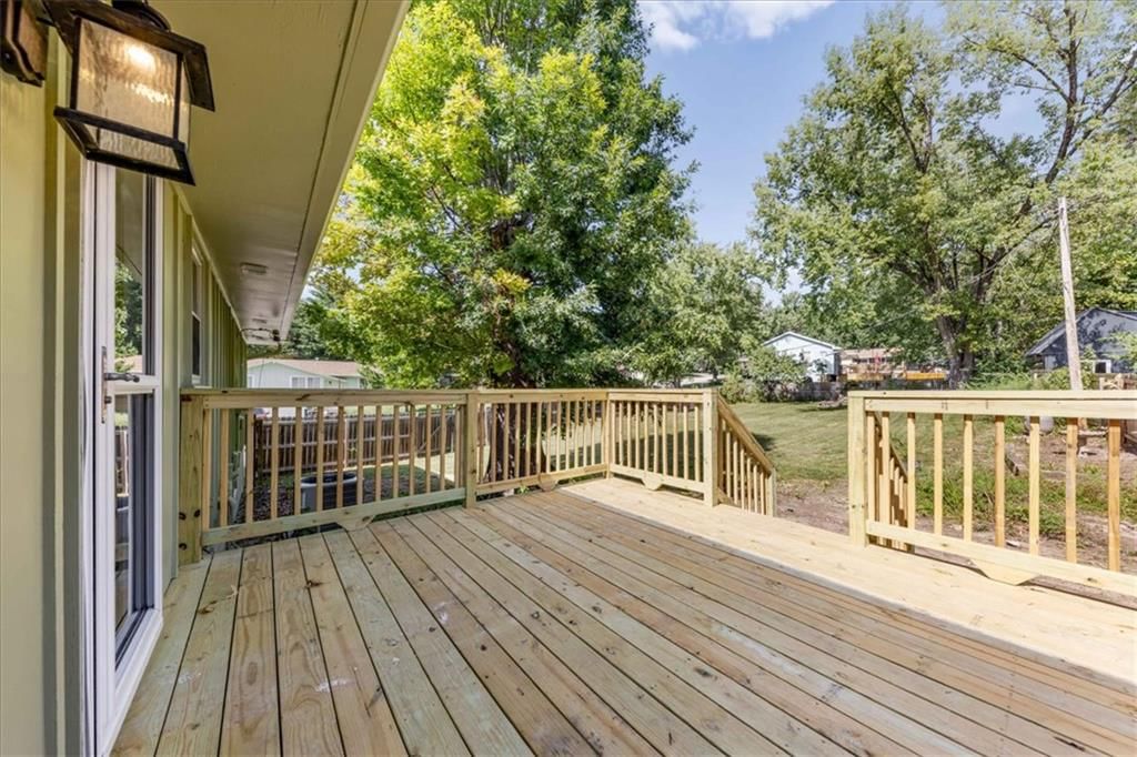 Photo 16 of 17 - 6739 NW Hilldale Drive, Kansas City, MO 64151
