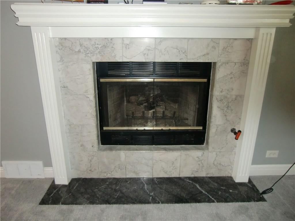 Photo 7 of 28 - 3401 S Ellison Way, Independence, MO 64055