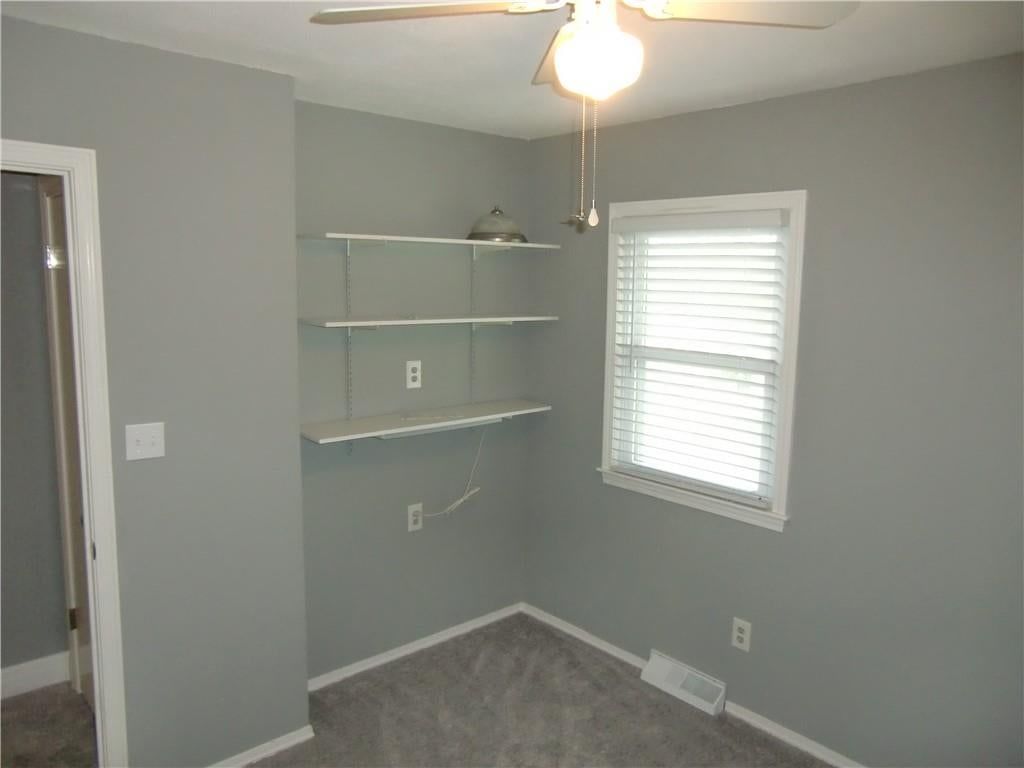 Photo 17 of 28 - 3401 S Ellison Way, Independence, MO 64055