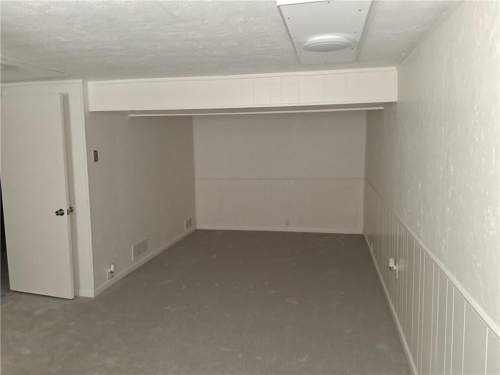 Photo 22 of 28 - 3401 S Ellison Way, Independence, MO 64055