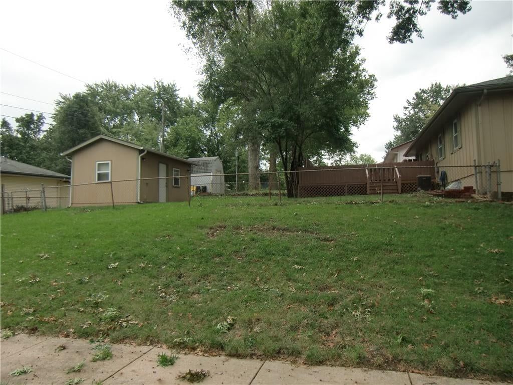 Photo 28 of 28 - 3401 S Ellison Way, Independence, MO 64055