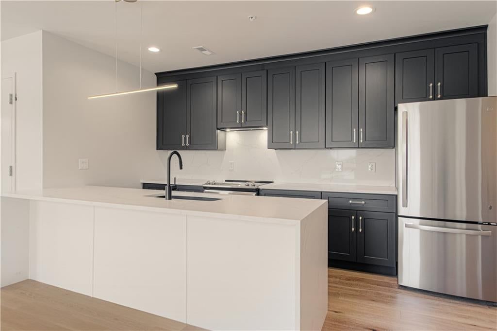 Photo 8 of 41 - 200 W Gregory Boulevard, Kansas City, MO 64114