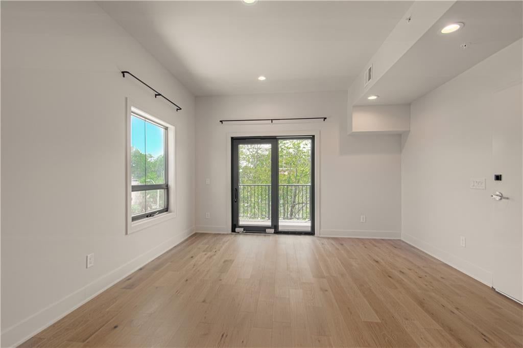 Photo 10 of 41 - 200 W Gregory Boulevard, Kansas City, MO 64114