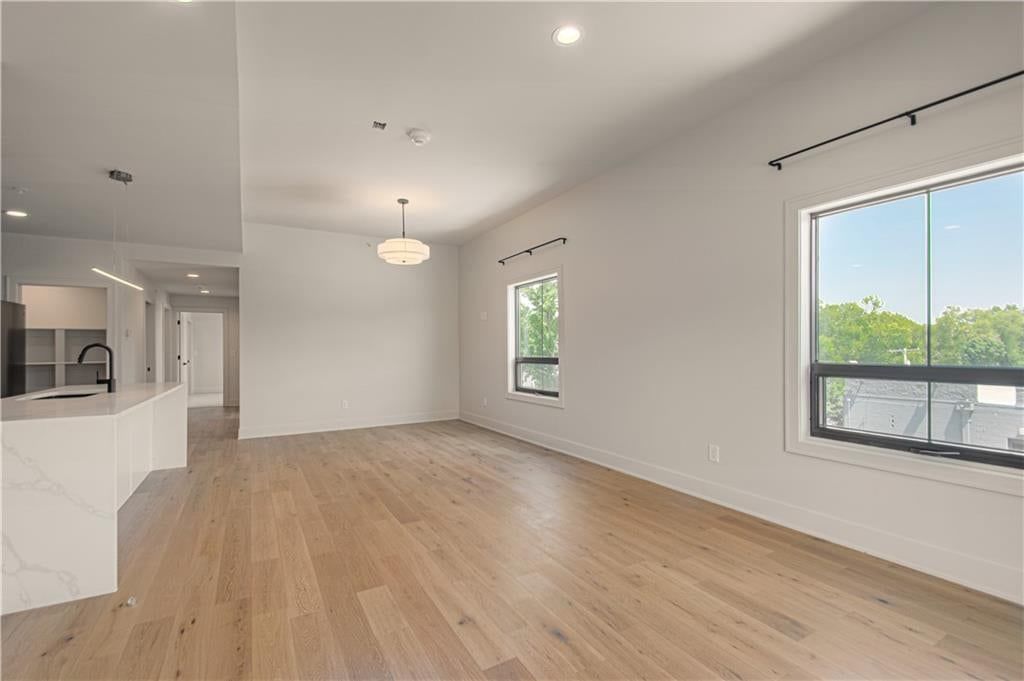 Photo 17 of 41 - 200 W Gregory Boulevard, Kansas City, MO 64114