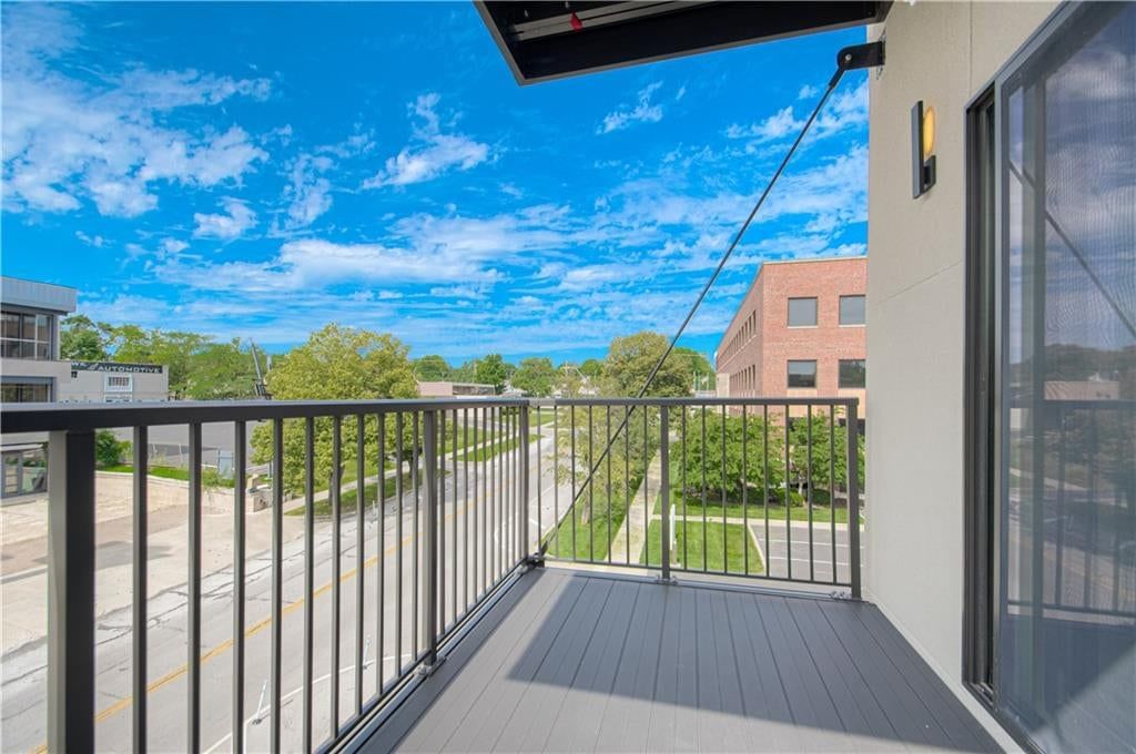 Photo 18 of 41 - 200 W Gregory Boulevard, Kansas City, MO 64114
