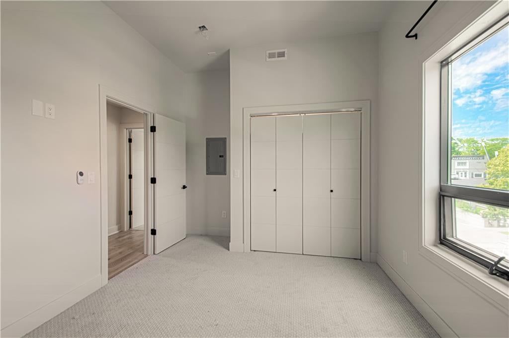 Photo 21 of 41 - 200 W Gregory Boulevard, Kansas City, MO 64114