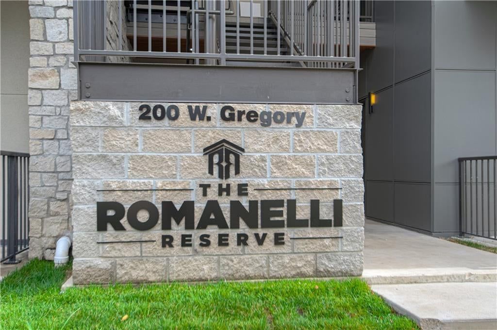 Photo 25 of 41 - 200 W Gregory Boulevard, Kansas City, MO 64114