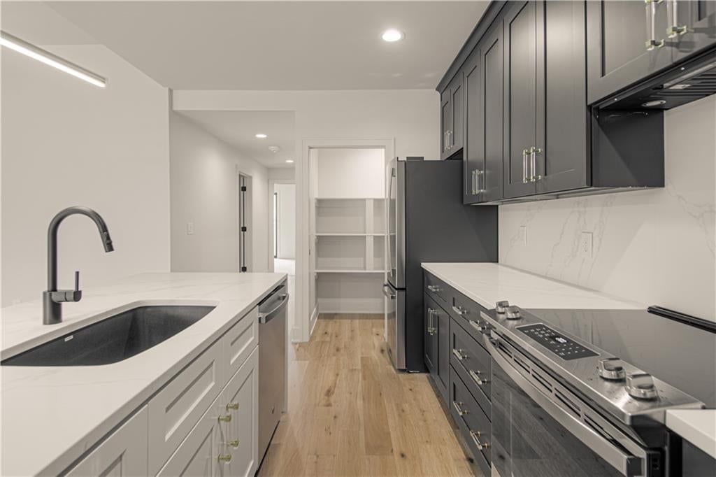 Photo 34 of 41 - 200 W Gregory Boulevard, Kansas City, MO 64114