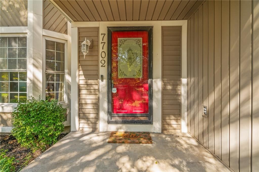 Photo 4 of 46 - 7702 W 155th Street, Overland Park, KS 66223