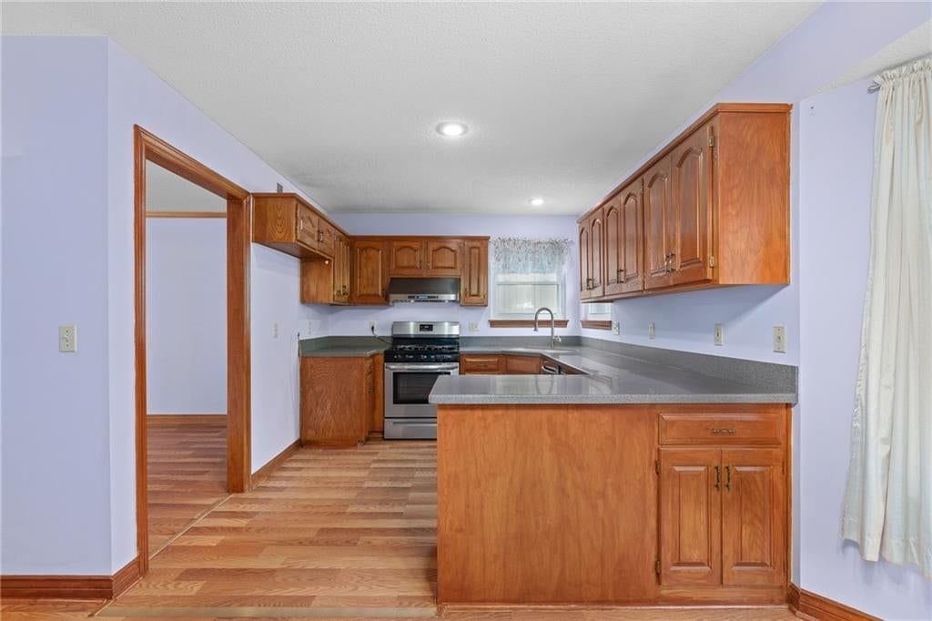 Photo 9 of 46 - 7702 W 155th Street, Overland Park, KS 66223