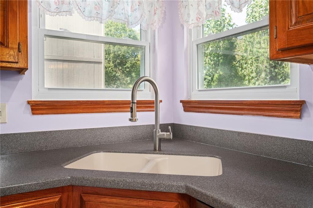 Photo 12 of 46 - 7702 W 155th Street, Overland Park, KS 66223