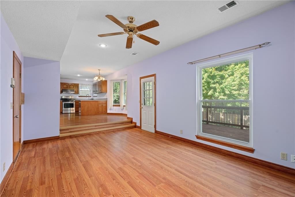 Photo 16 of 46 - 7702 W 155th Street, Overland Park, KS 66223