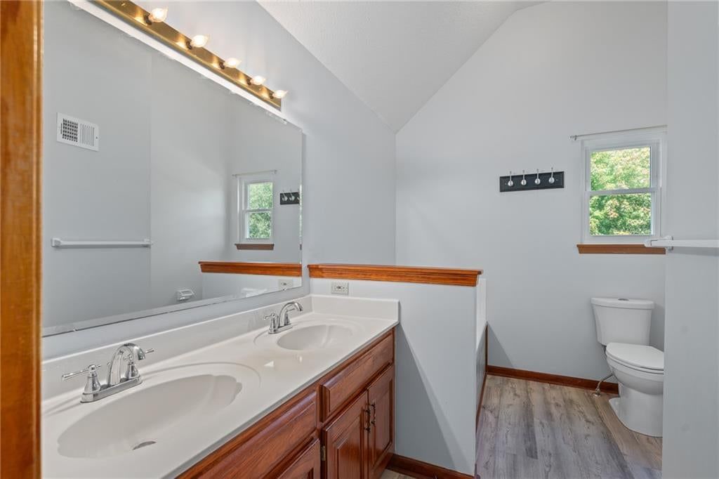 Double vanity at 7702 W 155th Street, Overland Park, KS 66223