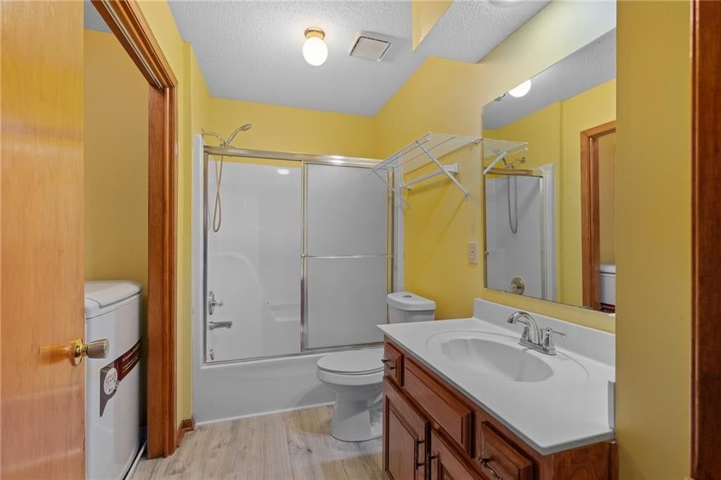 Photo 25 of 46 - 7702 W 155th Street, Overland Park, KS 66223
