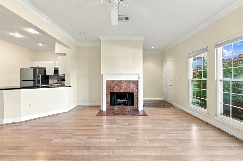 11603 Tomahawk Creek Parkway, Leawood, KS: listing photo 3