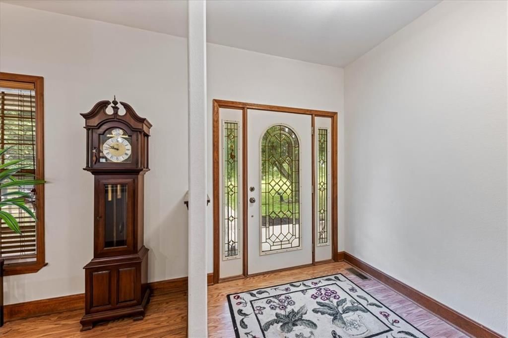 15036 Hillside Road, Leavenworth, KS: listing photo 3