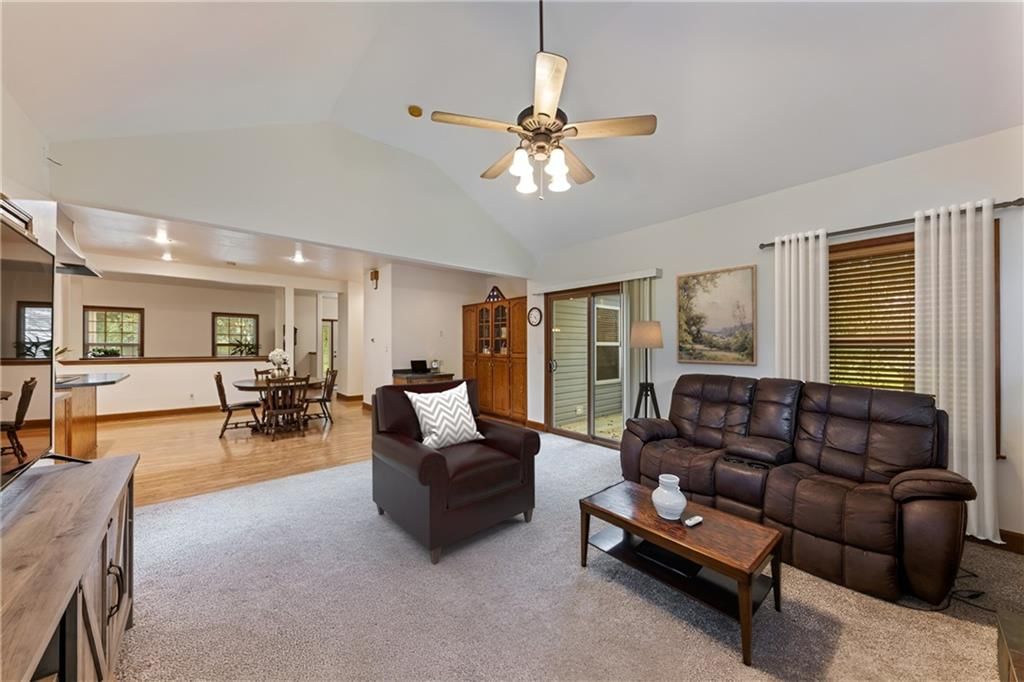 15036 Hillside Road, Leavenworth, KS