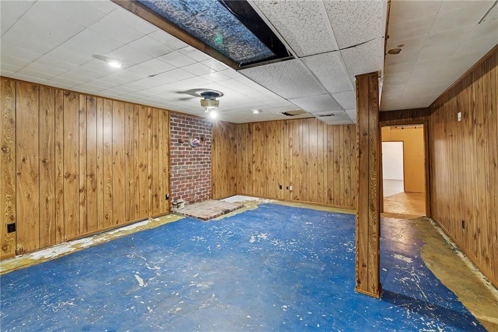 Photo 19 of 27 - 13935 S Cottonwood Drive, Olathe, KS 66062