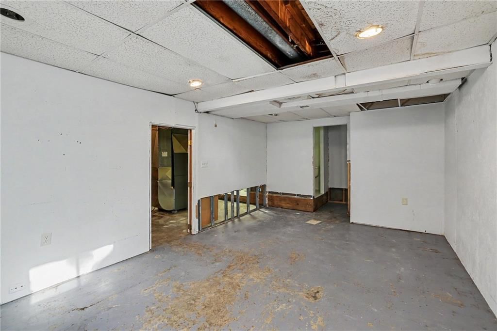 Photo 21 of 27 - 13935 S Cottonwood Drive, Olathe, KS 66062
