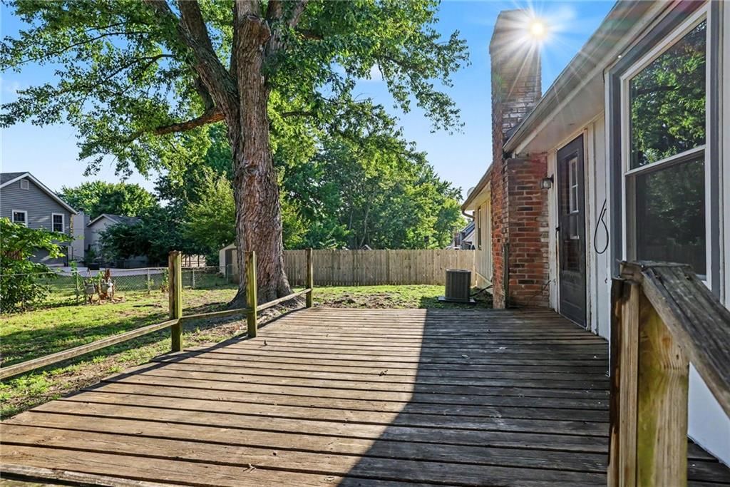 Photo 25 of 27 - 13935 S Cottonwood Drive, Olathe, KS 66062