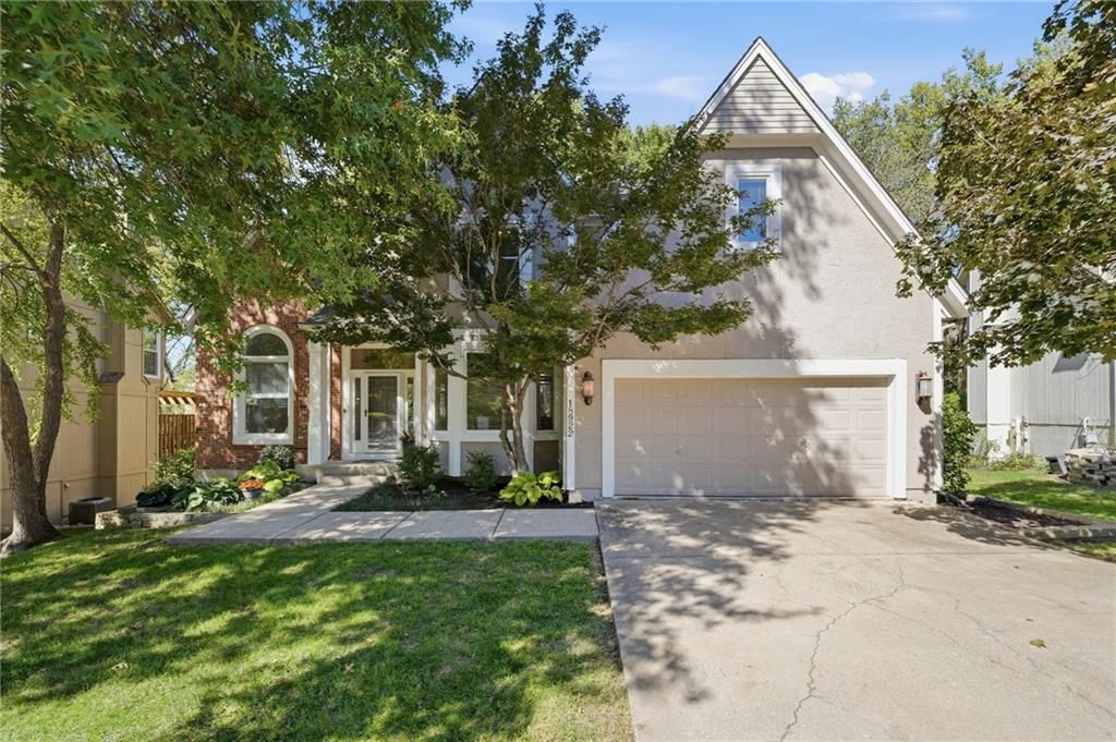 18922 W 117th Street, Olathe, KS: listing photo 2