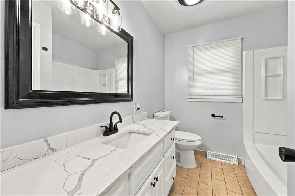 Photo 20 of 23 - 9119 W 87th Terrace, Overland Park, KS 66212