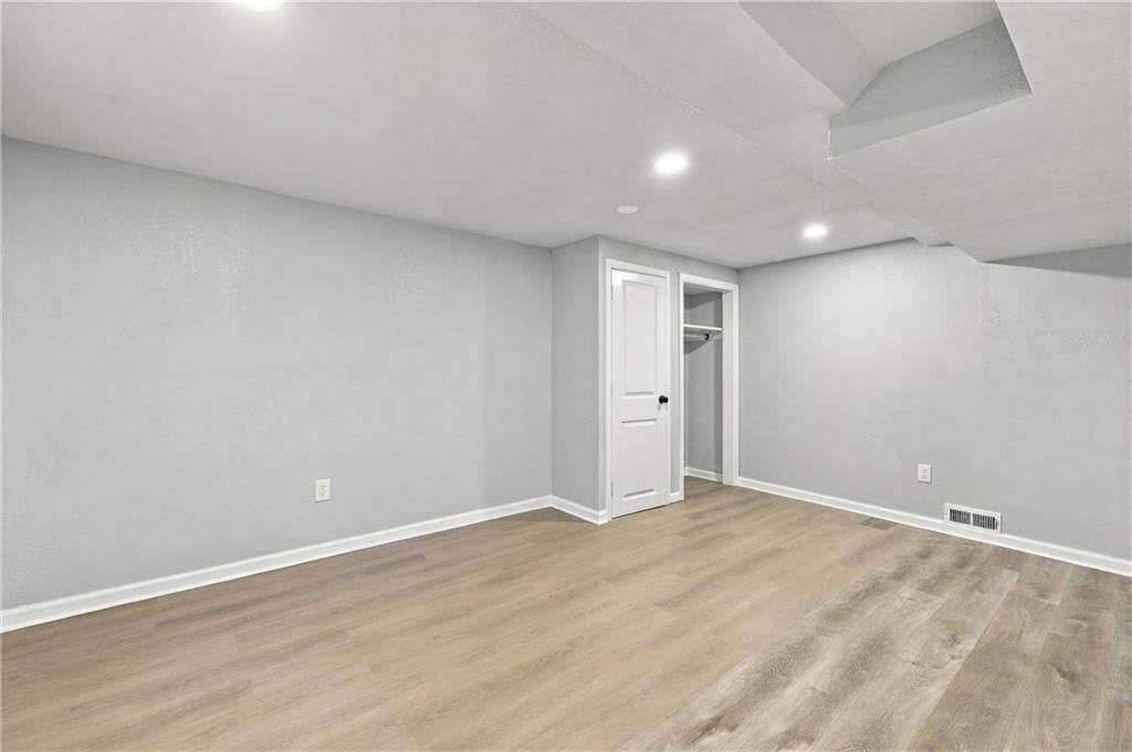 Photo 17 of 23 - 9119 W 87th Terrace, Overland Park, KS 66212